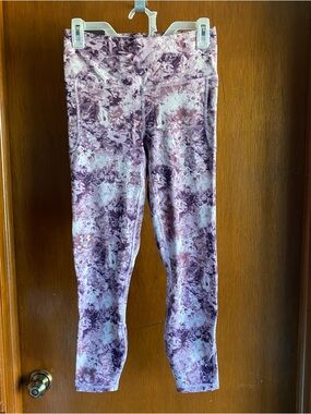 Under Armour Women’s Purple Tie-Dye Print Athletic Leggings